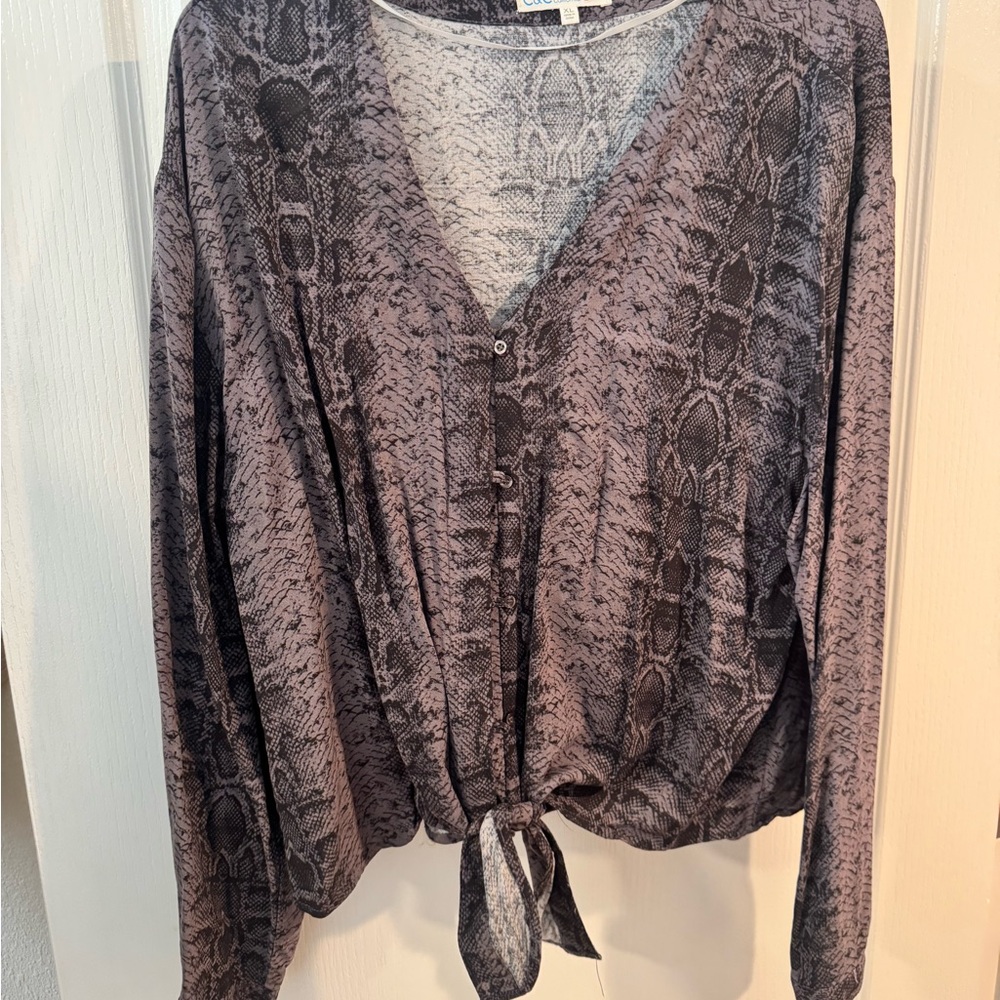 C&C California Black and Gray Blouse